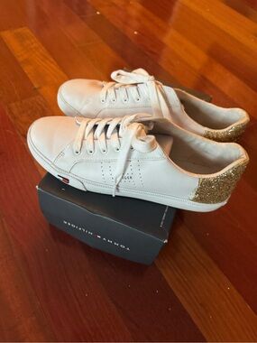 Tommy Hilfiger White Leather Sneakers with Gold Glitter Heel Accent